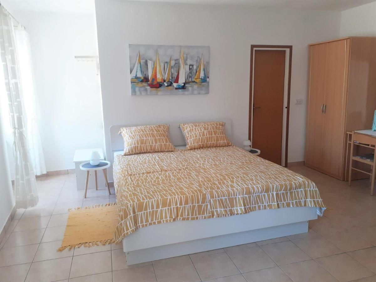 Apartment Zlata Rab Town Eksteriør billede